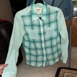 Arizona Jean Co. Green Plaid Button Down Shirt